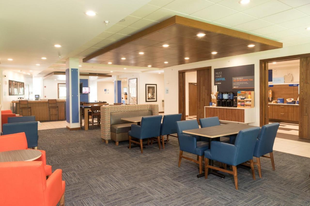 Holiday Inn Express & Suites - Michigan City By Ihg Buitenkant foto