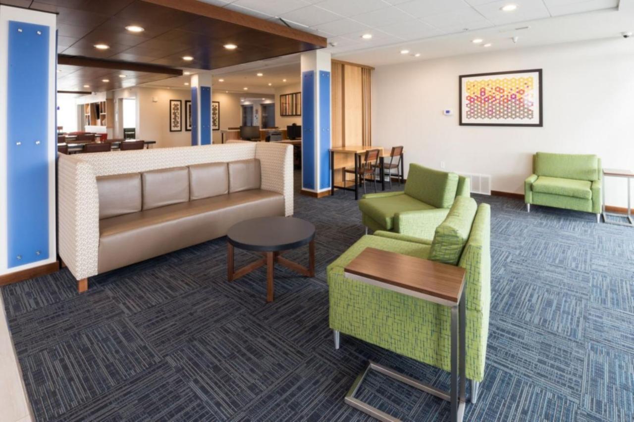 Holiday Inn Express & Suites - Michigan City By Ihg Buitenkant foto
