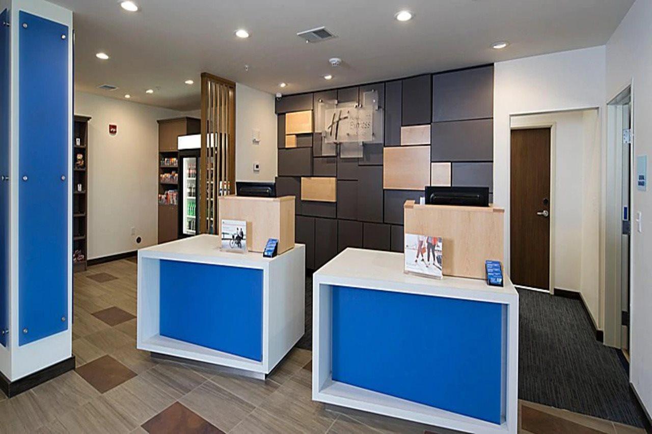 Holiday Inn Express & Suites - Michigan City By Ihg Buitenkant foto